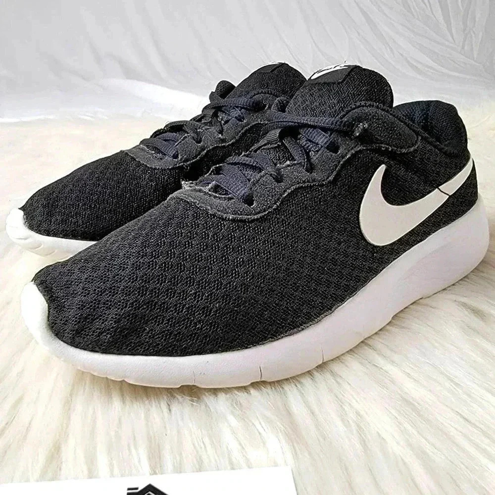 Nike Tanjun Black Lace Up Athletic Running Shoes - Picture 5 of 11